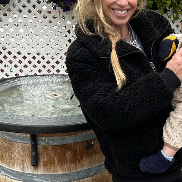 Wilfred free Teddy coat size small aritzia - Picture 3 of 3